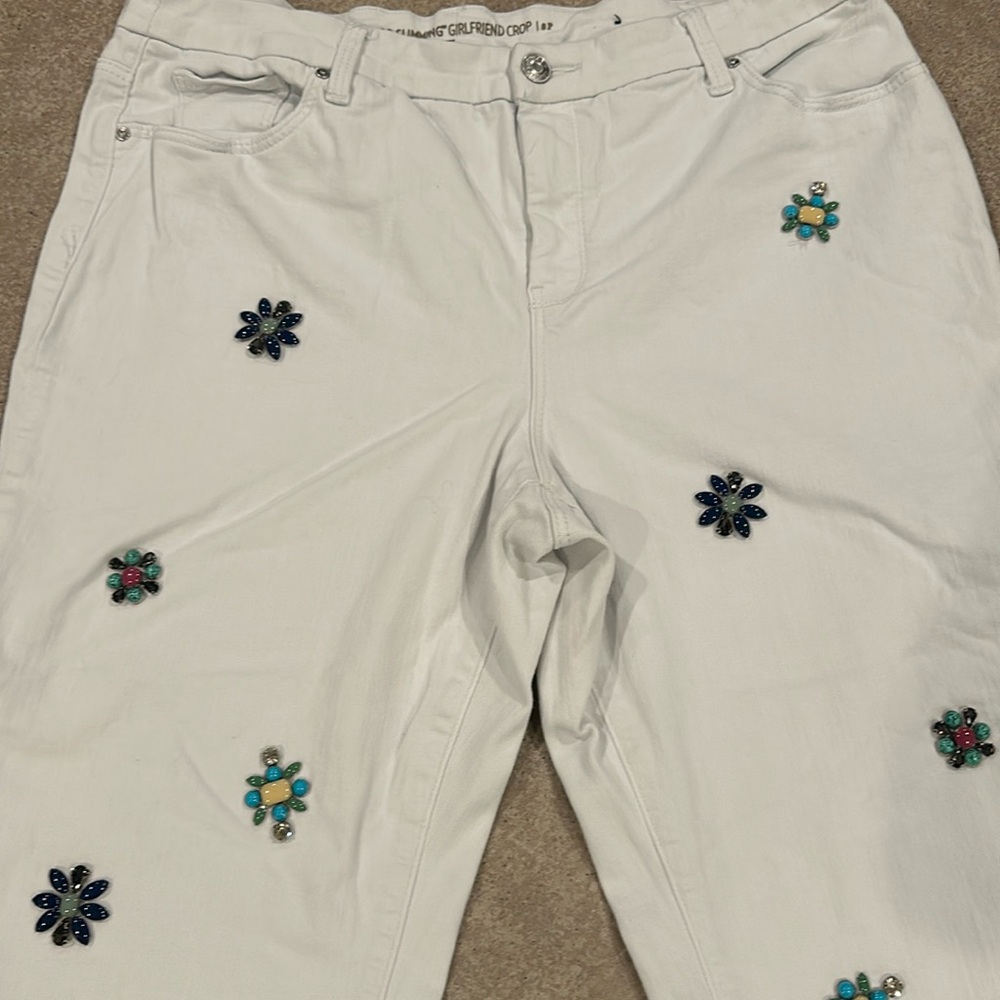 Chico’s Slimming Girlfriend Crop